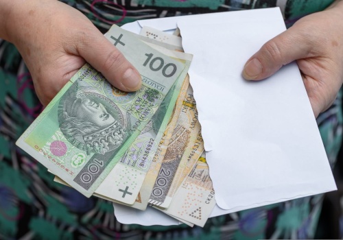 Renty wdowie będą wyższe nawet o 300-400 zł. Dwie kluczowe zmiany