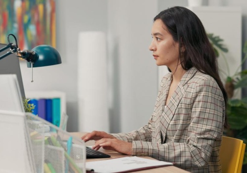 Faktura trafiła do odbiorcy wcześniej niż do KSeF. Kiedy można odliczyć obniżyć VAT?