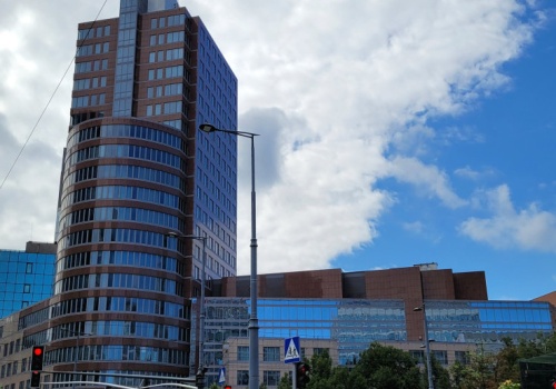 Stary dobry Ilmet zamienia się w pył. Wyrośnie Warsaw One