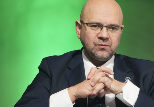 Co dalej z Lex Szarlatan? Minister finansów nie kwestionuje celu, ale blokuje koszty