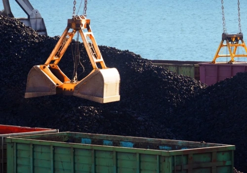 Matematyka nie kłamie. Coraz mniej górników wydobywa coraz mniej węgla