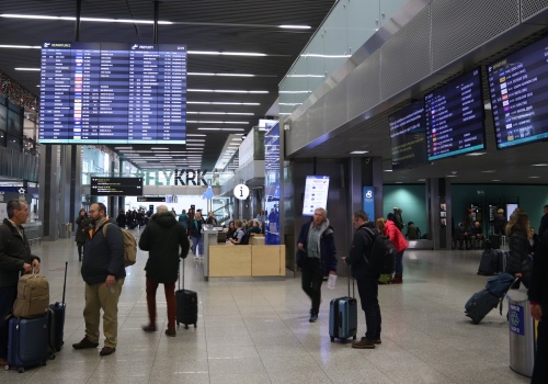 Chciał lecieć do Grecji, zażartował przy odprawie. Szybko tego pożałował