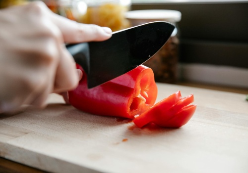 Nóż kuchenny tylko dla pełnoletnich? Kontrowersyjna decyzja Action i stanowisko UOKiK