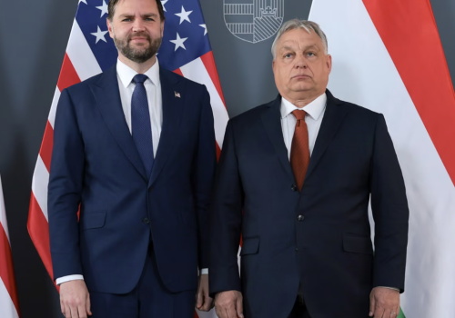 JD Vance oskarża UE o ingerencję w wybory podczas wizyty na Węgrzech