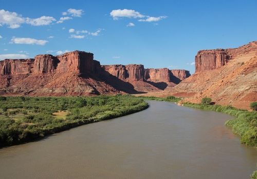 Ruch wody w tej rzece od 150 lat zastanawiał naukowców. Dopiero teraz zrozumieli, dlaczego płynie pod górę