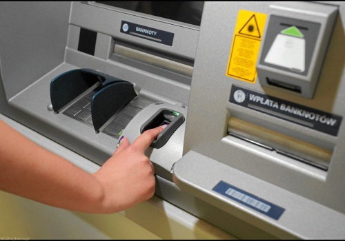 Tylko niewielka część rodziców odkłada 800 plus. A reszta? 