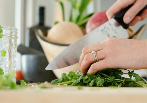 Nóż tylko dla pełnoletnich? Nowe zasady w Action zrodziły lawinę pytań