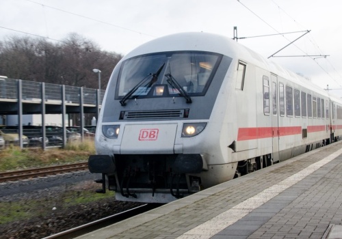 Koszmar w pociągu pod Berlinem. Dwunastu mężczyzn napadło na kobiety