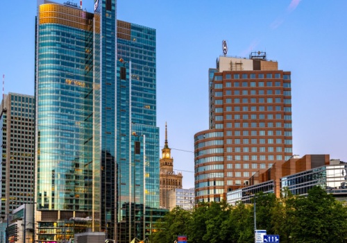 Ilmet znika z panoramy Warszawy. To koniec pewnej epoki przy rondzie ONZ