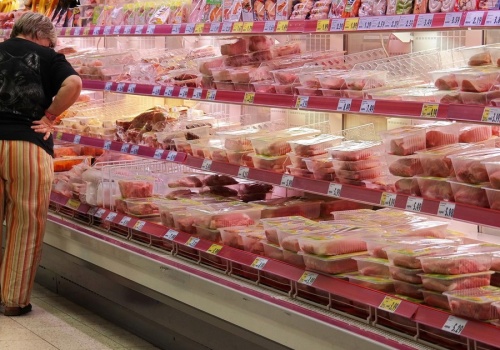 To mięso jest tańsze niż boczek i o niebo smaczniejsze. Warto wrócić do tego hitu z czasów PRL-u