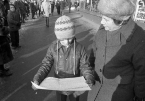 Komisja Senatu poparła projekt pozwalający na nadawanie statusu osoby represjonowanej osobom nieletnim w czasach PRL