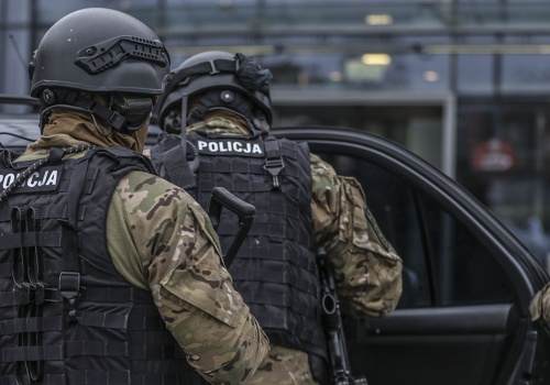 Zielona Góra. ABW zatrzymało 23-latka zamieszanego w podpalenie fabryki dronów w Czechach