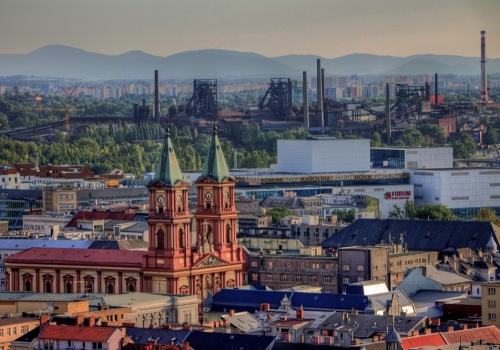 Podróż z centrum Katowic do centrum Ostrawy potrwa nawet 20 minut! Szybka kolej pojedzie przez nowy most na Olzie, pociągi zatrzymywać się będą w Boguminie