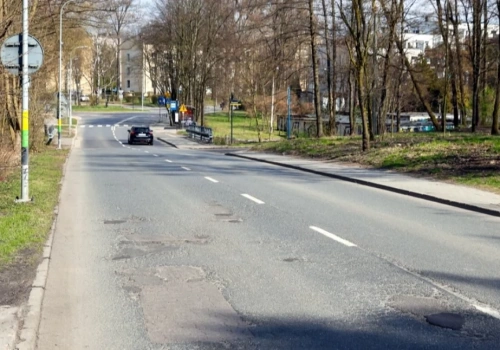 Rozpoczął się remont ulicy w Ligocie. Połatana nawierzchnia zostanie wymieniona