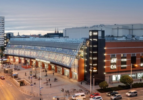 Gigant centrów handlowych bierze 324 mln euro. Duża operacja na rynku