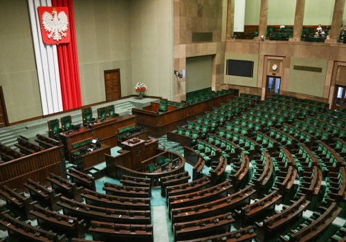 Najnowszy sondaż. Prawie 40 proc. dla KO, reszta koalicji pod progiem