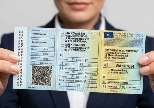 Koniec z papierowym dowodem rejestracyjnym. Zastąpi go kod QR w smartfonie