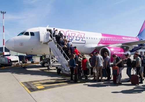 Wizz Air odwołuje część wakacyjnych lotów z Radomia. To ich jedyna całoroczna trasa