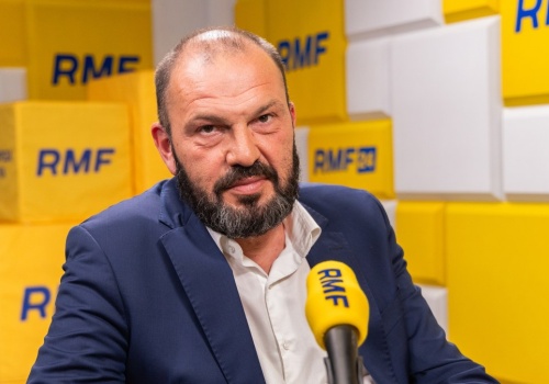 Będą kolejne cięcia NFZ? Wiceprezes: Przymierzamy się do tego