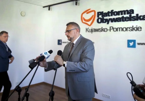 Szpital i polityka. Afera wokół operacji syna senatora Lenza