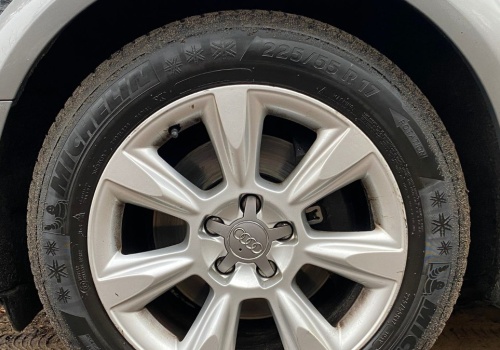 Ten kod na oponie jest ważny. Kierowcy powinni sprawdzać go systematycznie