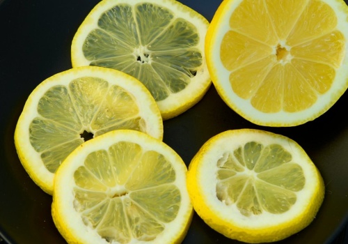 Nie kupuję już drogich detergentów. Prosty miks działa lepiej, niż się spodziewasz