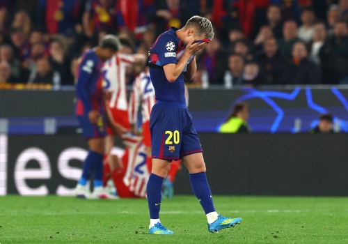 Liga Mistrzów. Barcelona pod ścianą, tylko jedna połowa Roberta Lewandowskiego