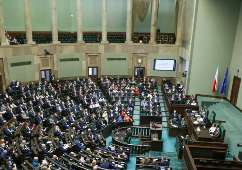 Ślubowanie sędziów TK w Sejmie. Prezydencki minister ostro o zaproszeniu