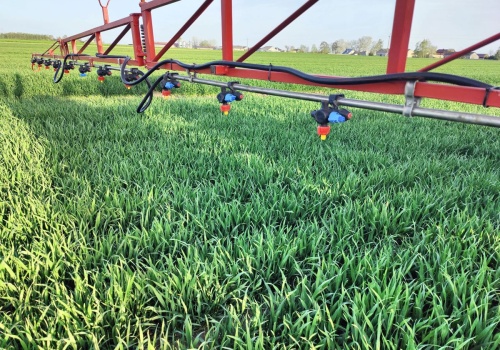 Straty w oprysku? Sprawdź wysokość belki opryskiwacza