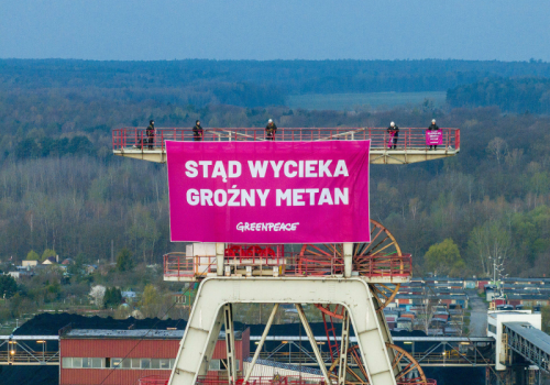 Metanowe emisje w śląskich kopalniach. Aktywiści protestują na szybie Szczygłowic