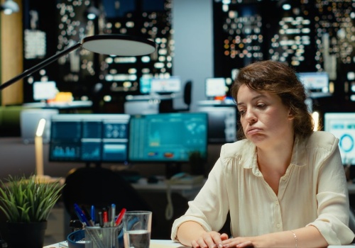 Bez urlopu, bez L4, nawet bez zawodu. Wizja pracy przyszłości mocno niepokoi