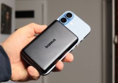 Magnetyczny, smukły i pojemny. Test powerbanka Baseus PicoGo AM41