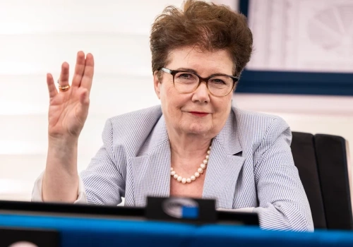 Żenująca wpadka Gronkiewicz-Waltz. Uderzyła w Hołownię, przy okazji w ambasadorów