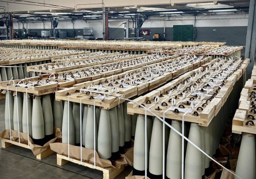 Izrael zamawia dziesiątki tysięcy pocisków artyleryjskich