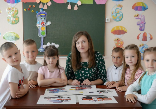 Szkoła daje zniżkę za zdjęcia twojego dziecka. 