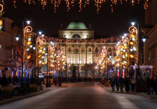 Warszawa zmienia świąteczne iluminacje. Koniec klimatu PRL, czas na legendy i nowoczesność