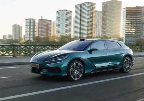 Ten samochód powala ceną i nie tylko – oto Denza 9 GT