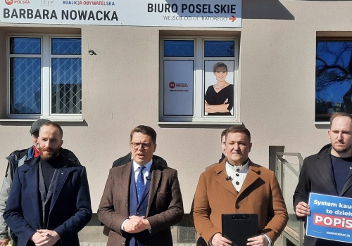 Konfederacja uderza w system kaucyjny: „Zrobili z Polaków zbieraczy śmieci”