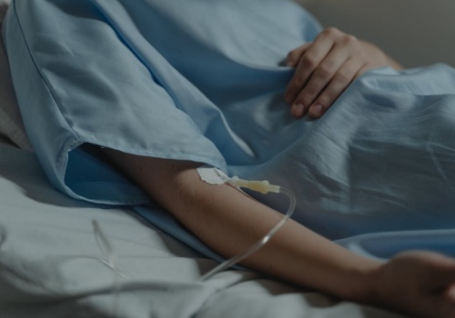 Kroplówki z chemią przemysłową zamiast leczenia. 32-latka podejrzana o nielegalne „terapie”