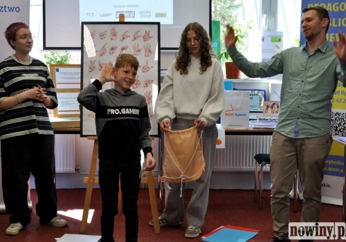 Dzieci z Rybnika uczą się języka migowego. Nie trzeba słów, żeby się porozumieć