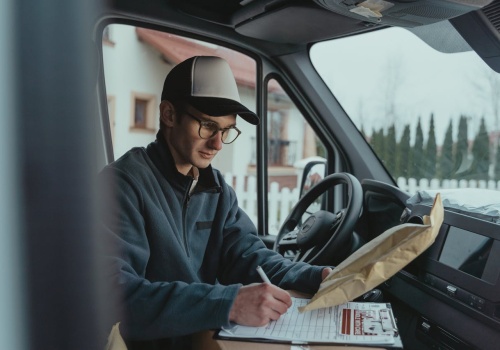 Dyrektywa platformowa uderzy nie tylko w Ubera. Branża kurierska stoi nad przepaścią