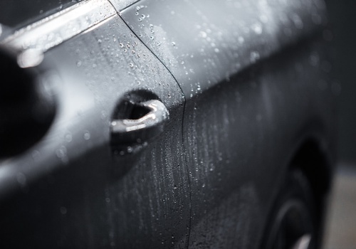 W jakie kosmetyki zainwestować, aby samodzielnie zadbać o wygląd auta?