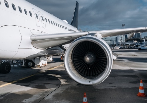 Drożejące paliwo lotnicze i odwołane loty to efekt napięć w Cieśninie Ormuz