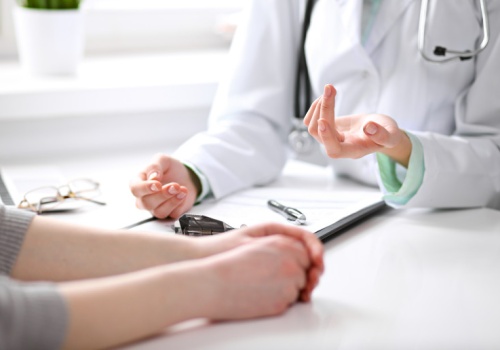 Pacjent wystąpił o odszkodowanie, a szpital odmówił dalszego leczenia. 