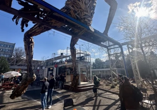 Huta wróciła po zimowej przerwie. Od dziś znów czeka na gości