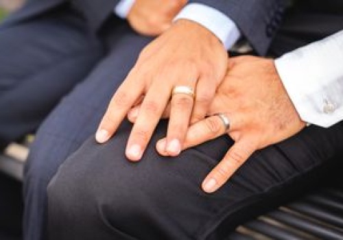 Sondaż dla WP: Polacy podzieleni ws. małżeństw jednopłciowych