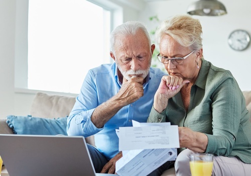 Emerycie, lepiej podpisz to od razu. W przeciwnym razie pieniądze przepadną, skarbówka nie poczeka