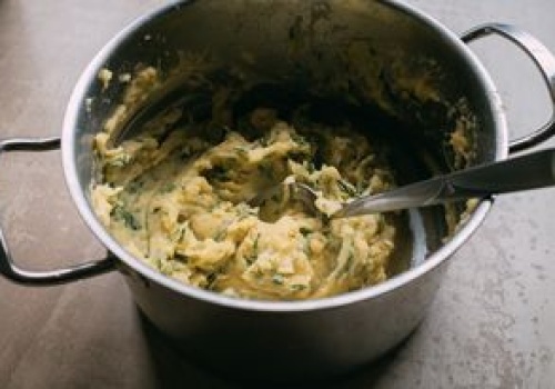 Najpopularniejsze obiadowe połączenie. Mało kto wie, jak naprawdę wpływa na organizm