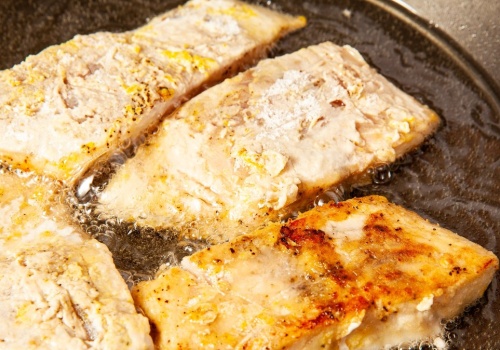 Na jakim tłuszczu smażysz rybę? Ten produkt jest numerem jeden