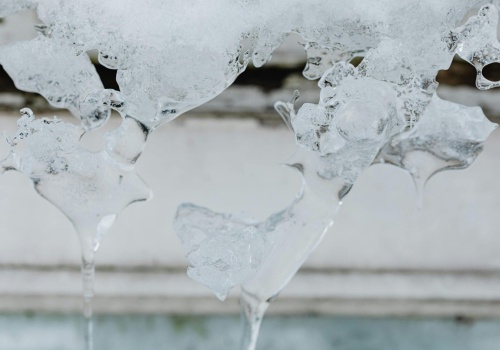 Podkarpacie pod lodem. IMGW ostrzega: drogi i chodniki będą jak tafle!